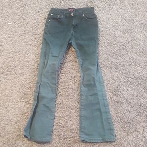 Fallon Taylor's ranch dressn jeans